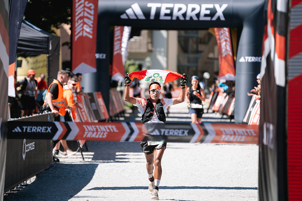 Sieger 60K Remigio Huaman Quispe aIT 2025 (c) adidas TERREX INFINIE TRAILS, Matthias Wendling (38) (1)