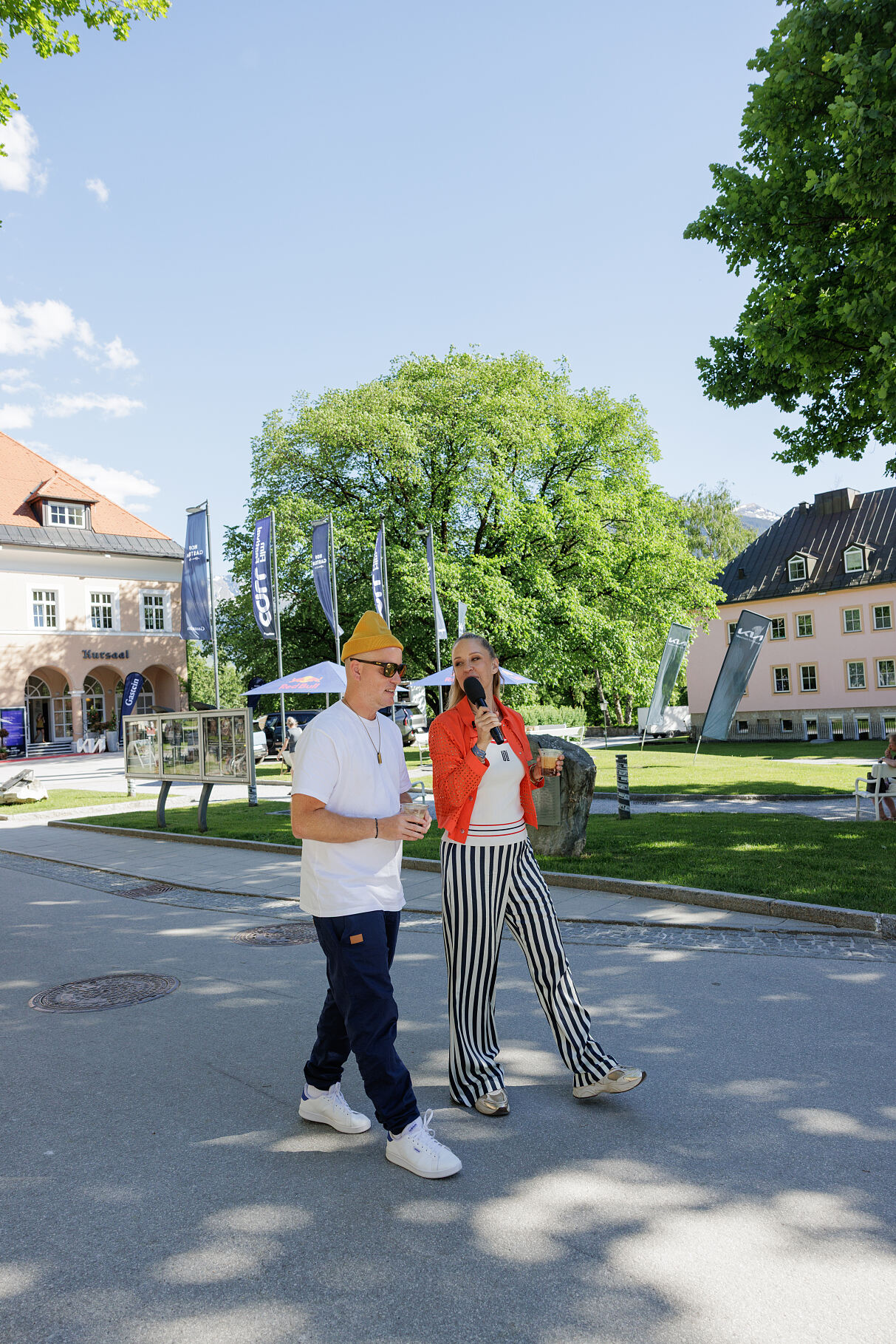 enstpannter Festivalflair Lilian Klebow und Lars Amend erkunden Bad Hofgastein (c) CALL Film Festival