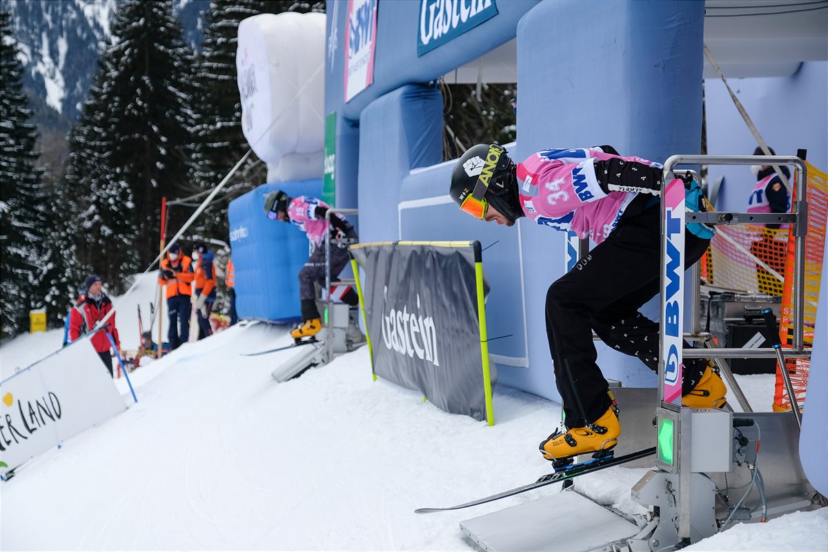 Start beim FIS Snowboard Weltcup in Bad Gastein